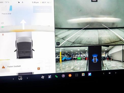 Used 2025 Tesla Cybertruck AWD Crew Cab image 31