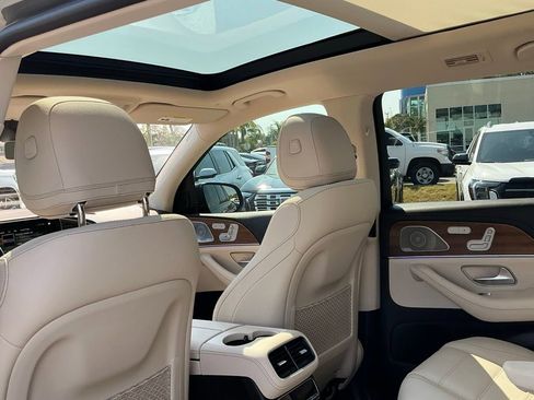 Used 2023 Mercedes-Benz GLS 450 4MATIC image 30