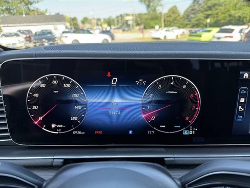 Used 2025 Mercedes-Benz GLS 450 4MATIC image 36