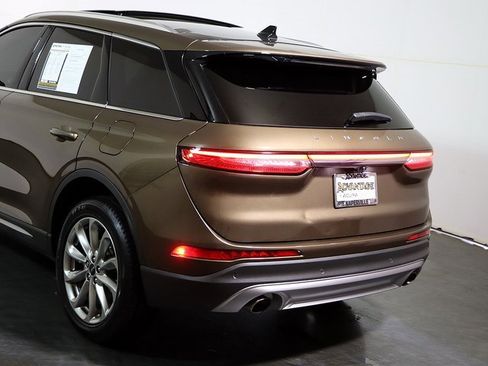 Used 2022 Lincoln Corsair AWD w/ Premium Package image 11