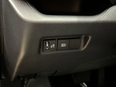 Used 2025 Toyota RAV4 XLE image 26