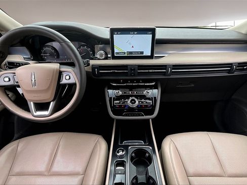 Used 2022 Lincoln Corsair AWD w/ Equipment Group 101A image 15