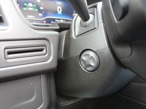 Used 2024 Chevrolet Tahoe Z71 w/ Luxury Package image 30