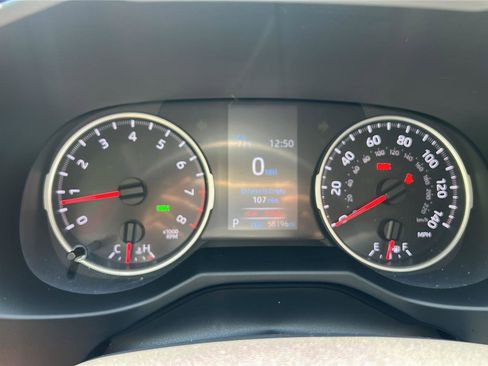 Used 2020 Toyota RAV4 XLE Premium FWD image 15