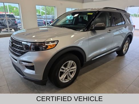 Certified 2023 Ford Explorer XLT w/ Equipment Group 202A AWD/4WD image 1