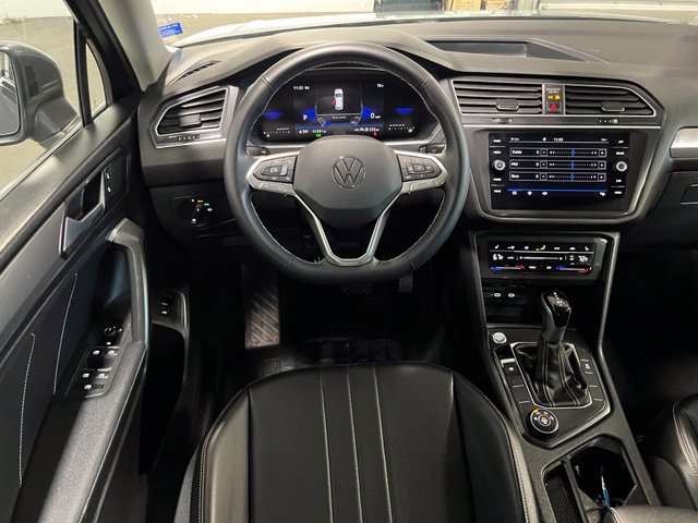 Used 2024 Volkswagen Tiguan SE AWD/4WD image 18