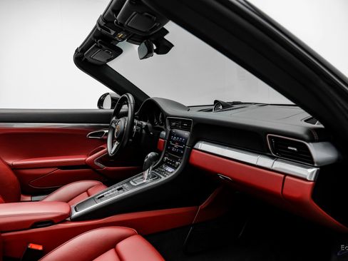 Used 2019 Porsche 911 Turbo image 49