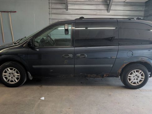 Used 2007 Dodge Grand Caravan SE w/ Popular Equipment Group I FWD image 2