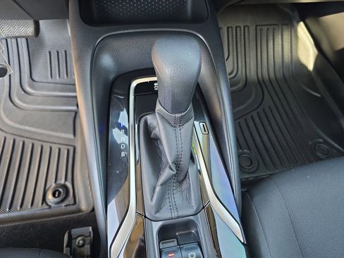 Used 2021 Toyota Corolla LE image 17