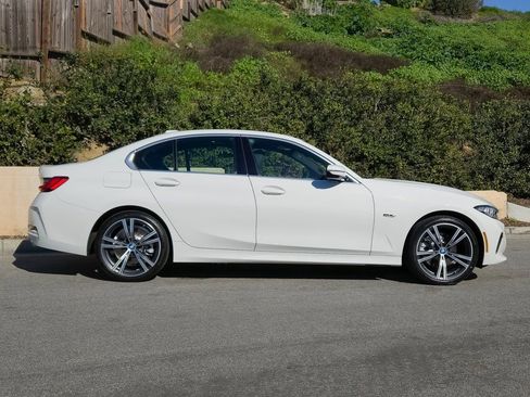 Used 2023 BMW 330e w/ Driving Assistance Package image 9