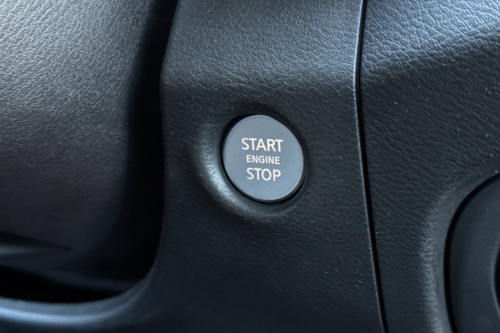 Used 2022 Nissan Frontier Pro-X RWD image 24