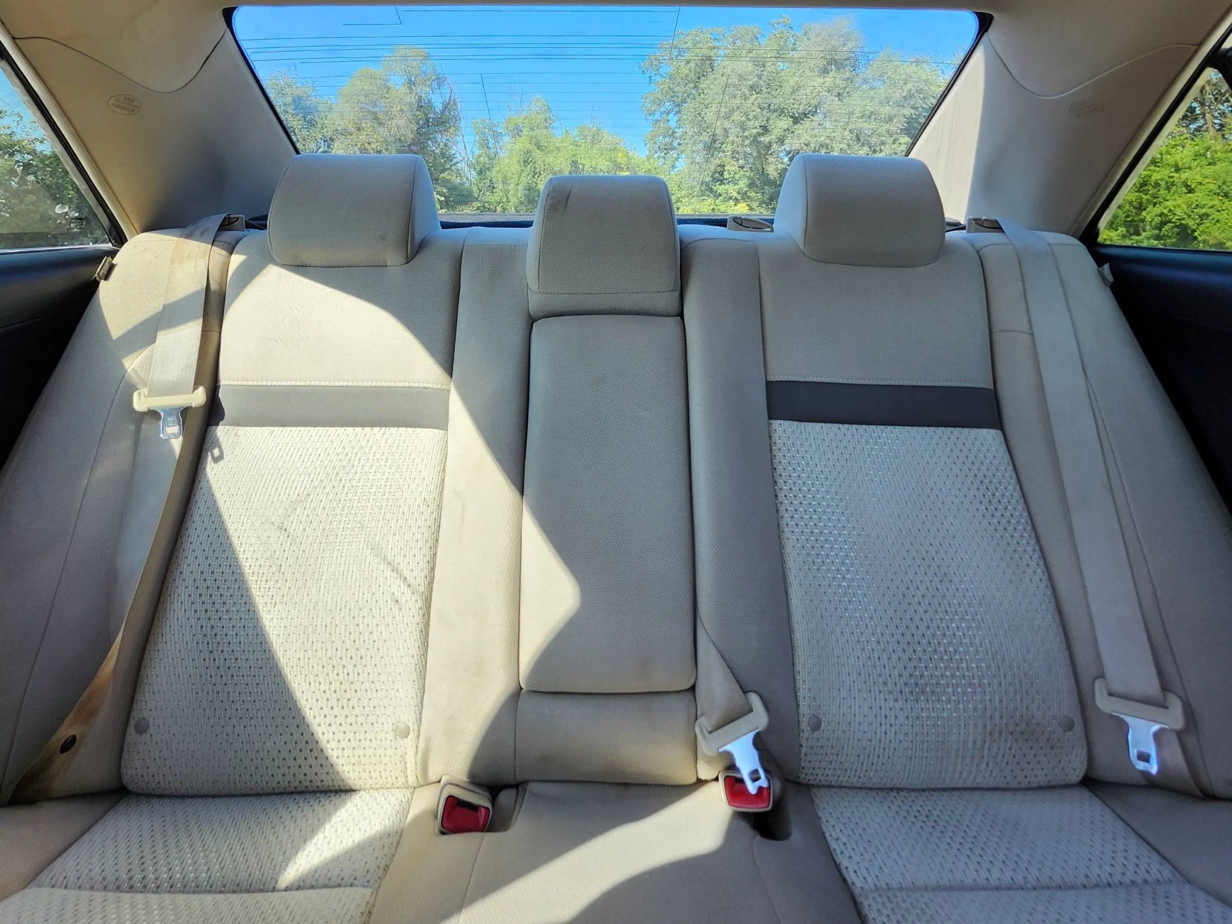 Used 2014 Toyota Camry LE FWD image 17