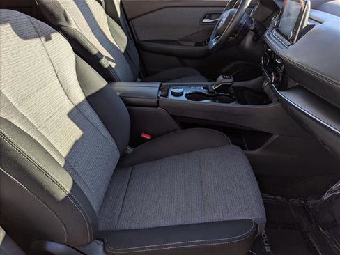 Used 2023 Nissan Rogue SV image 19