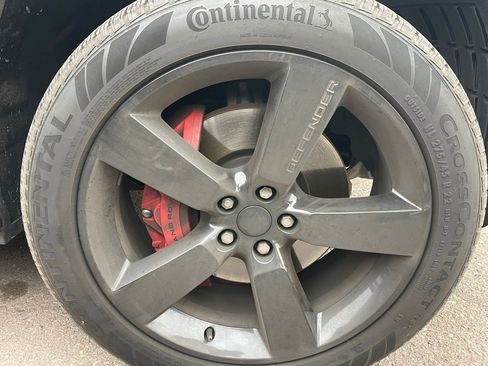 Used 2024 Land Rover Defender 110 X-Dynamic SE image 5