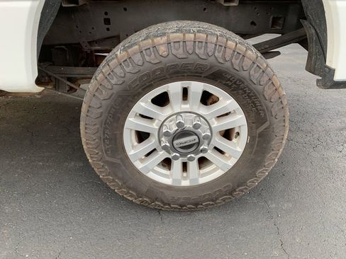 Used 2019 Ford F250 XL w/ Power Equipment Group AWD/4WD image 2