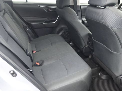 Used 2022 Toyota RAV4 LE FWD image 13