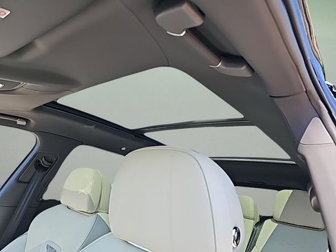New 2024 Bentley Bentayga Extended Wheelbase image 18