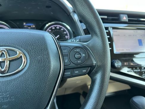 Used 2020 Toyota Camry LE image 22