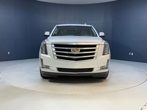 Used 2018 Cadillac Escalade Luxury image 6