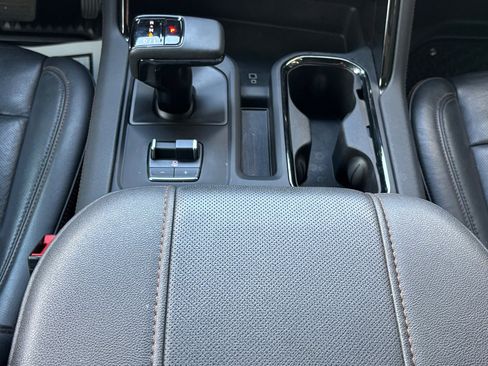 Used 2024 GMC Sierra 1500 AT4 w/ Technology Package image 5