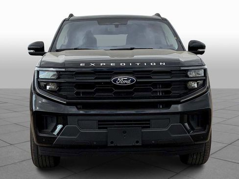 New 2025 Ford Expedition Active image 3