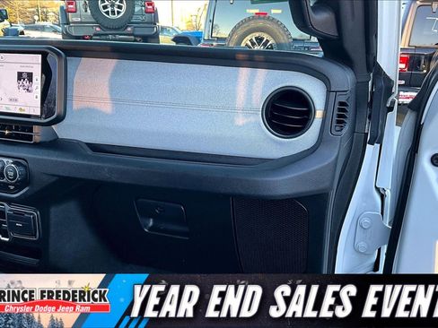 Used 2025 Jeep Wrangler Sport S image 13