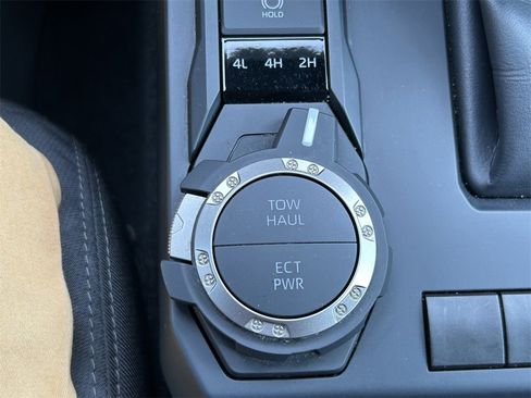 Used 2025 Toyota Tacoma SR5 image 28