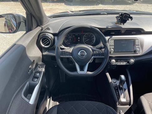 Used 2018 Nissan Kicks SV FWD image 14