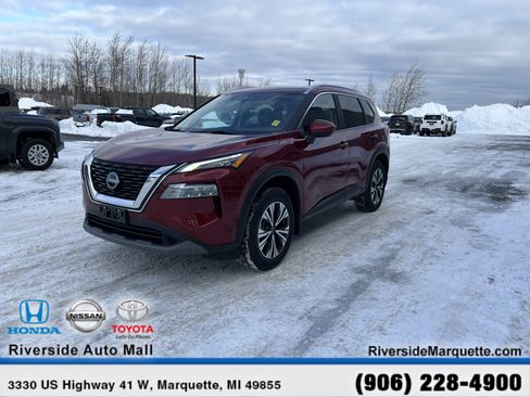 Used 2023 Nissan Rogue SV w/ SV Premium B Package image 3