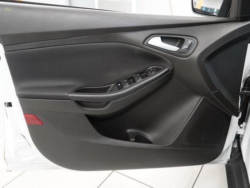 Used 2016 Ford Focus SE FWD image 16