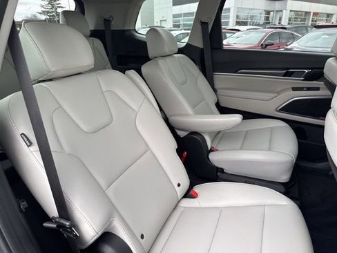 Used 2024 Kia Telluride S w/ S Sunroof Package image 43