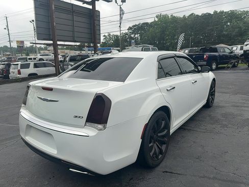 Used 2020 Chrysler 300 Limited image 5