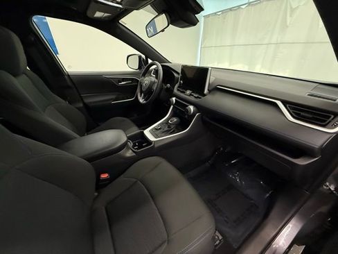 Certified 2025 Toyota RAV4 SE w/ Convenience Package image 8