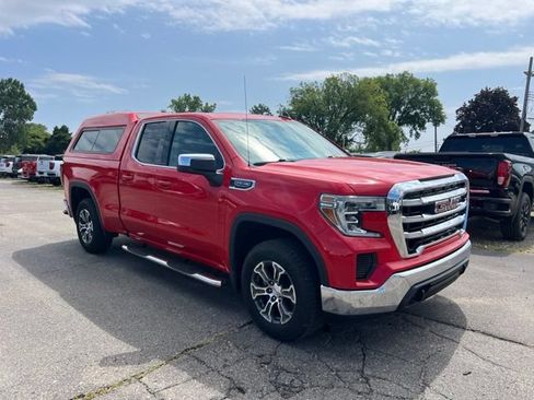 Used 2019 GMC Sierra 1500 SLE w/ SLE Value Package AWD/4WD image 3