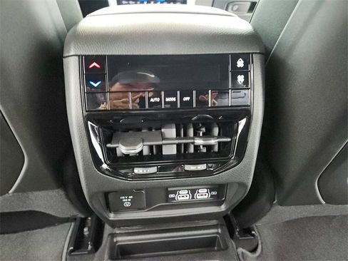 New 2025 Jeep Grand Cherokee L Altitude image 35