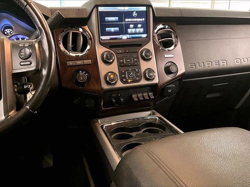 Used 2016 Ford F250 Lariat w/ Lariat Ultimate Package image 6