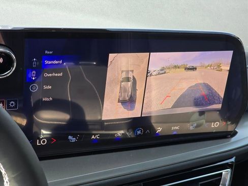 New 2026 Chevrolet Traverse LT image 6