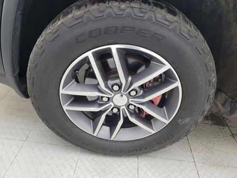 Used 2018 Jeep Grand Cherokee Limited w/ Luxury Group II image 31