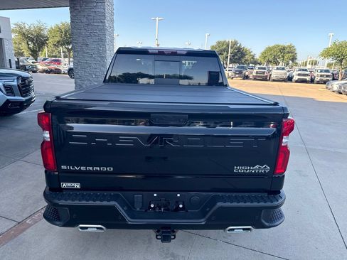 Used 2024 Chevrolet Silverado 1500 High Country w/ High Country Premium Package AWD/4WD image 4