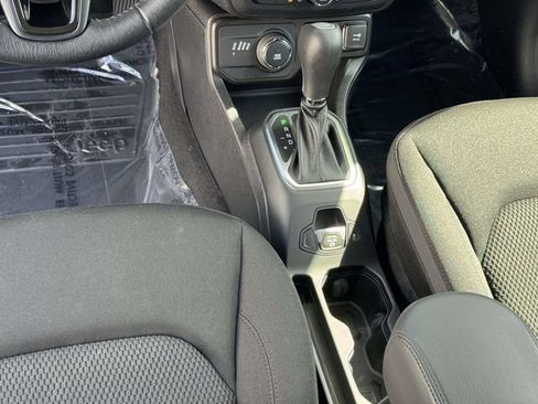 Used 2020 Jeep Renegade Altitude AWD/4WD image 22