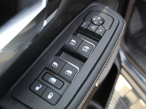 New 2026 RAM 1500 Laramie AWD/4WD image 12