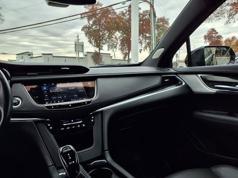 Certified 2021 Cadillac XT5 Premium Luxury image 23