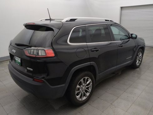 Used 2019 Jeep Cherokee Latitude Plus w/ Comfort/Convenience Group FWD image 9