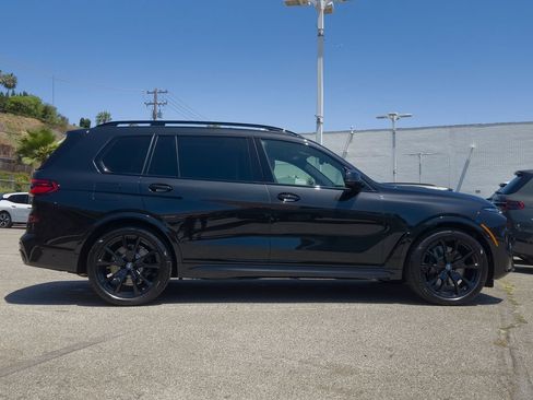 New 2027 BMW X7 xDrive40i w/ M Sport Package AWD/4WD image 16