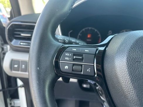 Used 2023 Honda Pilot Touring image 19