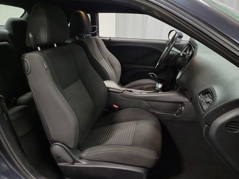 Used 2019 Dodge Challenger SXT image 24
