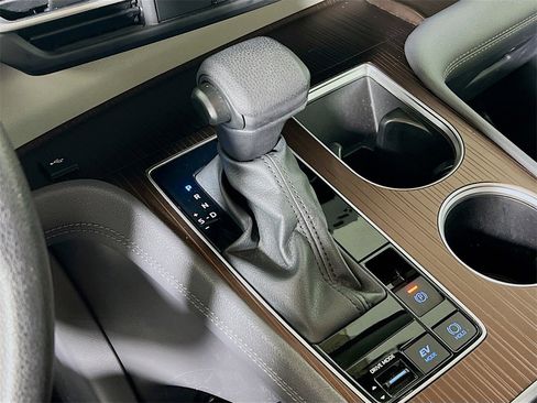 Certified 2024 Toyota Sienna LE image 16