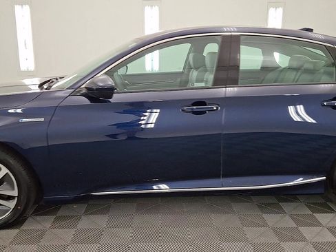 Used 2020 Honda Accord EX image 9