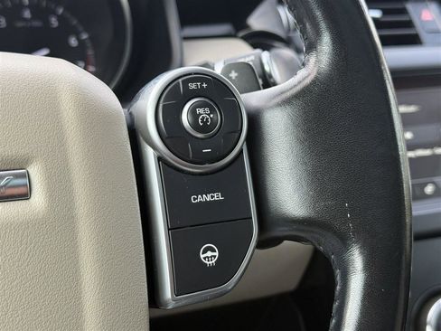 Used 2018 Land Rover Discovery SE AWD/4WD image 45