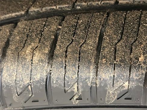 Used 2021 Ford Explorer Platinum w/ Premium Technology Package image 26